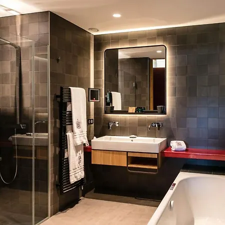 Szálloda Des Berges, Restaurant Gastronomique & Illhaeusern