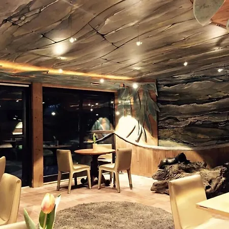 Des Berges, Restaurant Gastronomique & 伊亚厄塞尔恩