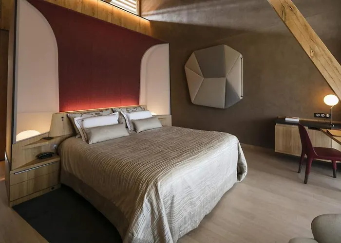 Des Berges, Restaurant Gastronomique & 5* イラウーゼルヌ